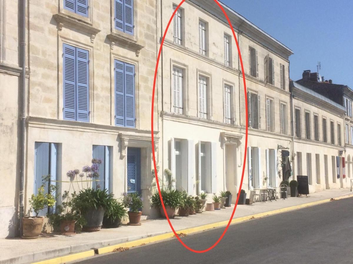 Mortagne-sur-Gironde La Maison Du Port מראה חיצוני תמונה